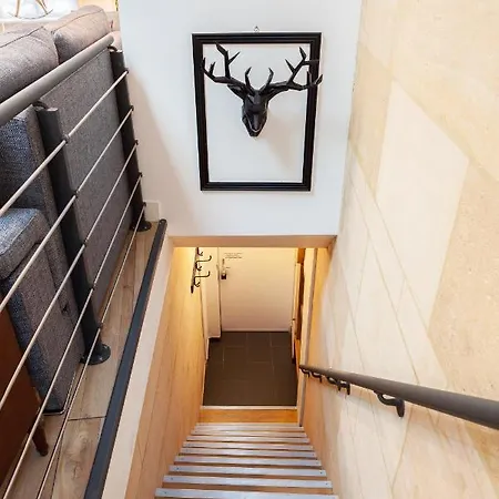 Place Versepuy Шантийи